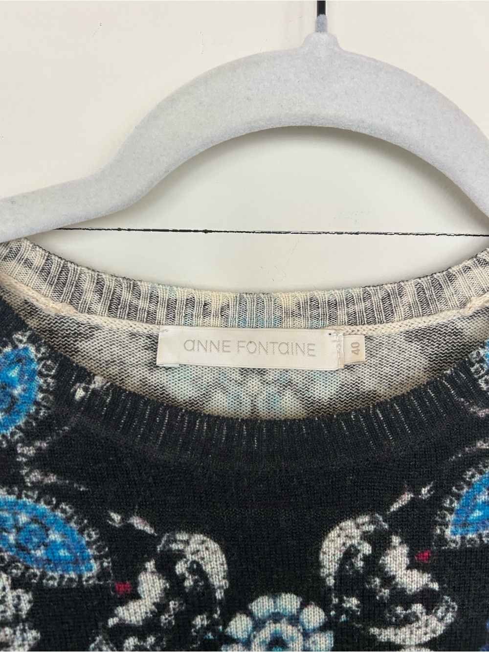 Anne Fontaine Short-Sleeve Embellished Lane Wool Sweater. Size is Small/Medium. - Picture 3 of 6
